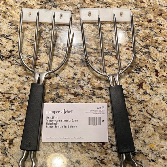 Pampered Chef Other - Pampered Chef Black-Handled Meat Lifters